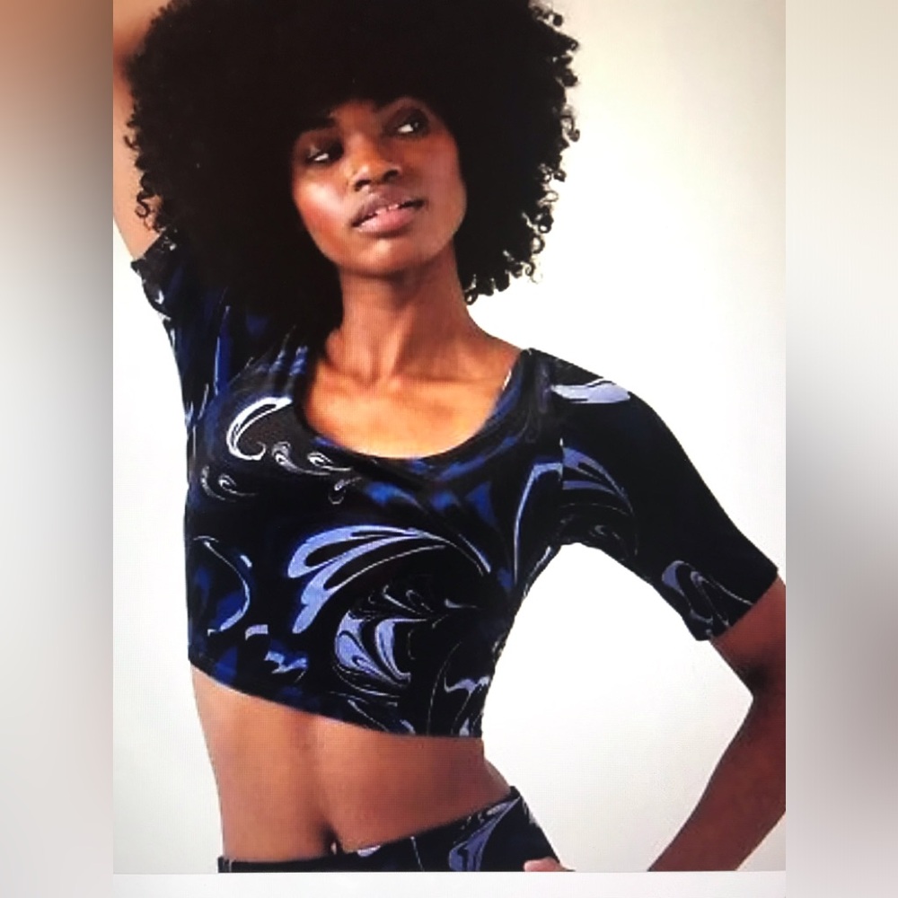 New with tags - Athleta Exhilarate velvet crop best for A-C cups